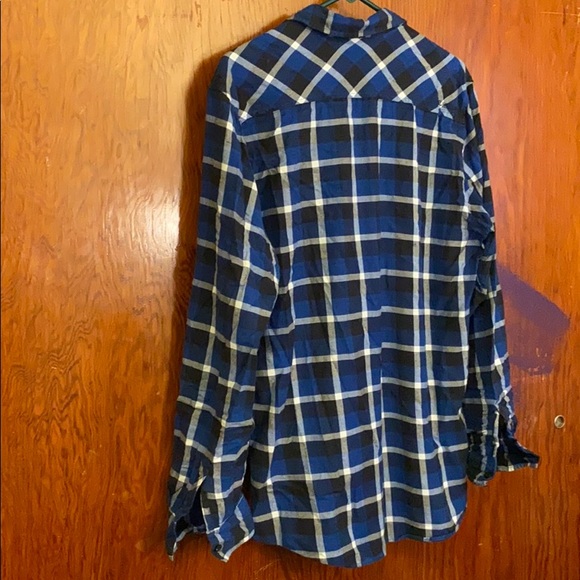 Nice button down shirt - Picture 3 of 4